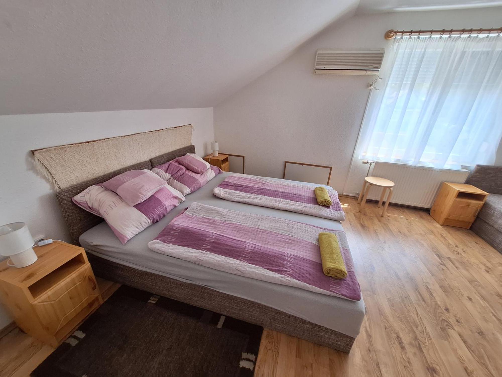 Lila Akac Vendeghaz Esztergom Bed and Breakfast Buitenkant foto